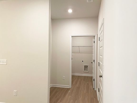 4th image of 24 Bennett Way SE