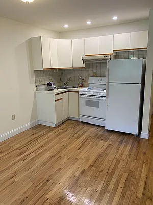 Rented by SRG Real Estate Inc.  | media 8