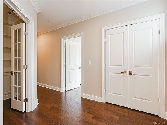 2nd image of 788 Farmington Ave #201