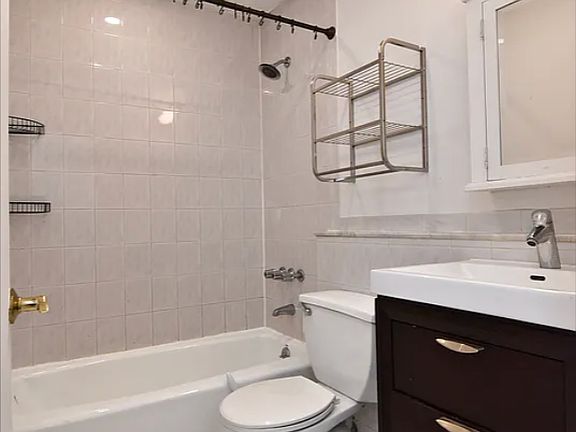 5th image of 190 Orchard St APT 4C