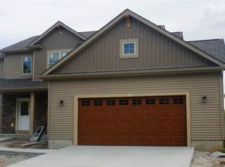 340 Pinnacle Dr, Lake Mills, WI 53551