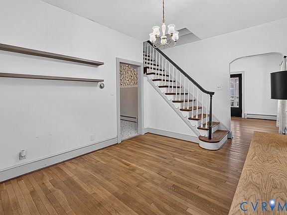 3rd image of 912 Francis Rd