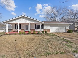 215 Straightoak Ct, Ballwin, MO 63021