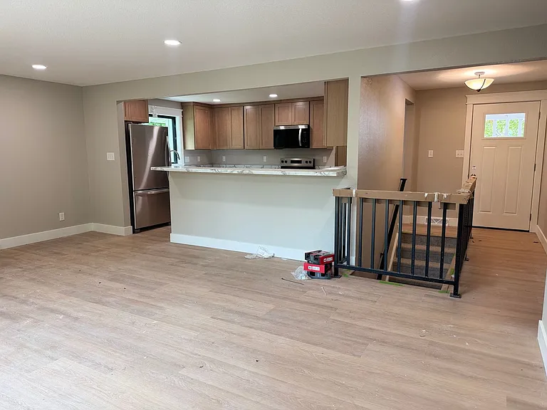 3033 Dickens Ave — Photo 5