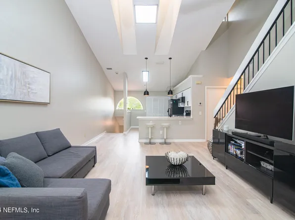 3809 LAVISTA Circle #230, Jacksonville, FL 32217