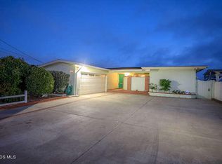 2126 Grandview Dr, Camarillo, CA 93010