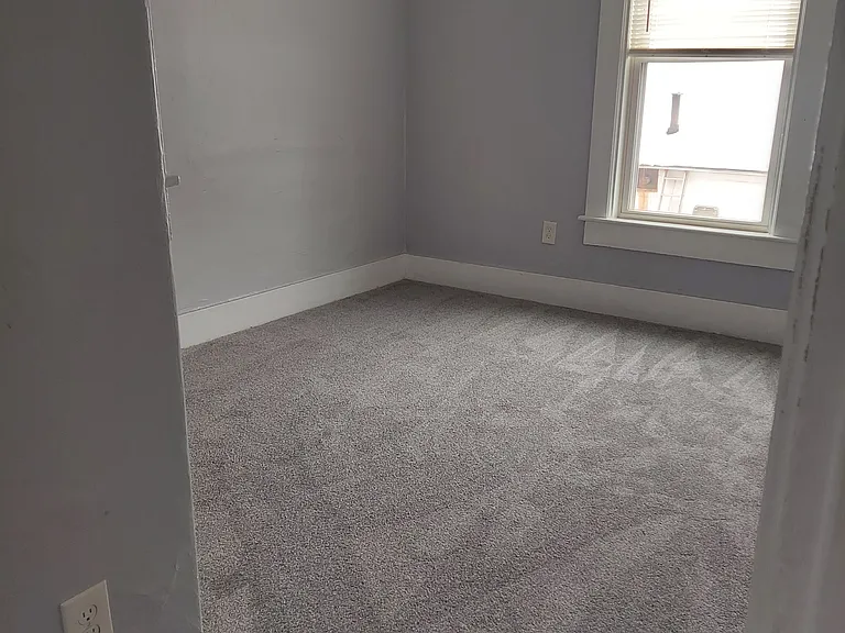146 Walker St #5 — Photo 6