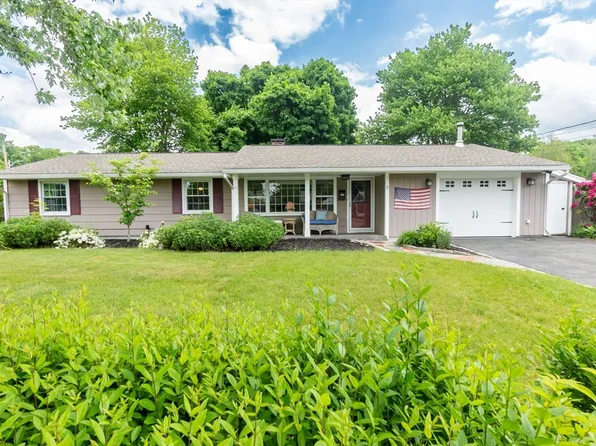 2 Azalea Ln, Peabody, MA 01960