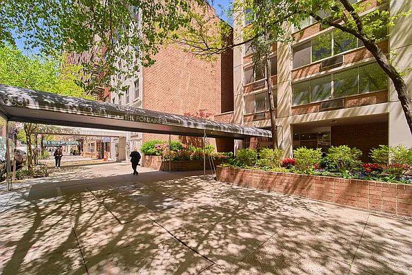 Rented by Living New York | media 38