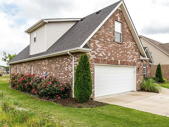 3rd image of 3646 Sweetbriar Ave