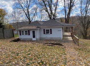 46898 Columbia St, Fairpoint, OH 43927