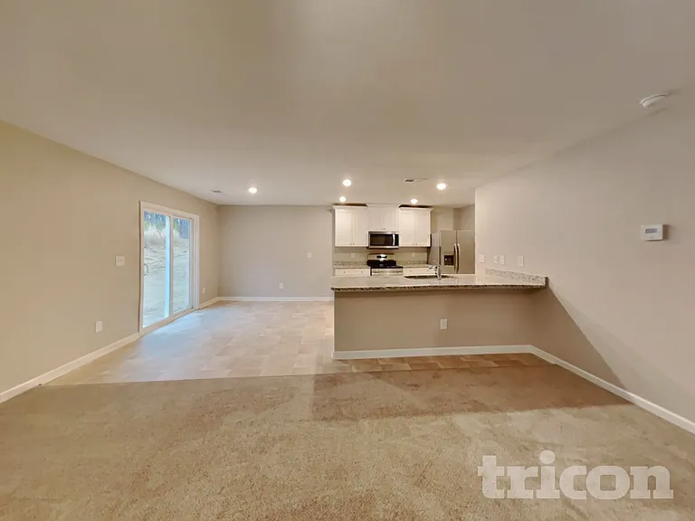 120 Ivy Bank Dr — Photo 2