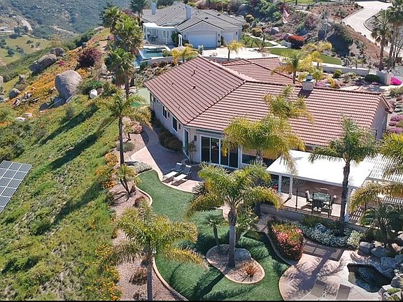 4th image of 1495 Curtis Ln