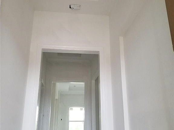 2nd image of 15833 Vincent Dr