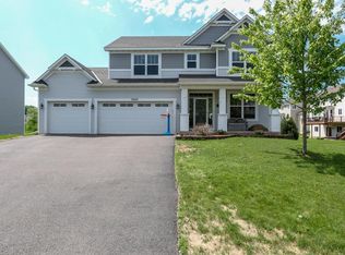 7540 Oak Ridge Trl, Shakopee, MN 55379