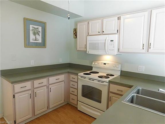 3rd image of 27147 Kindlewood Ln