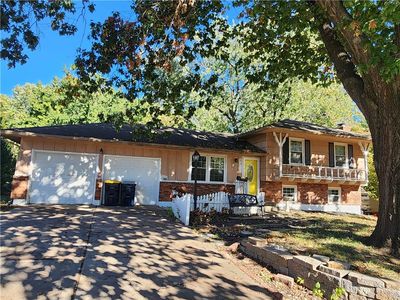 4907 Crescent Dr, Kansas City, MO, 64133