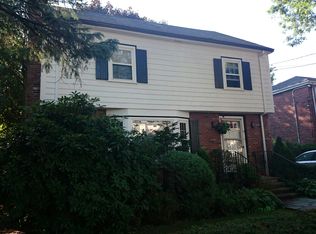 31 Dale St, Brookline, MA 02467