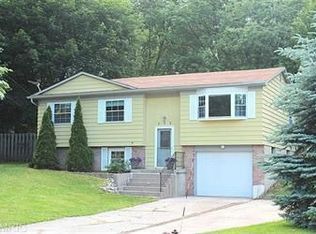 155 Kinross Ct NE, Rockford, MI