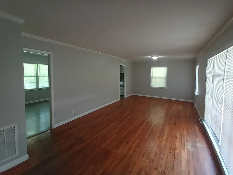 23 Sequoia Dr — Photo 5