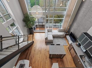 988 Richards St #403, Vancouver, BC V6B 8R2