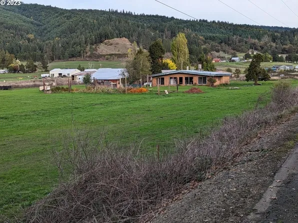 350 Deady Crossing Rd, Sutherlin, OR 97479