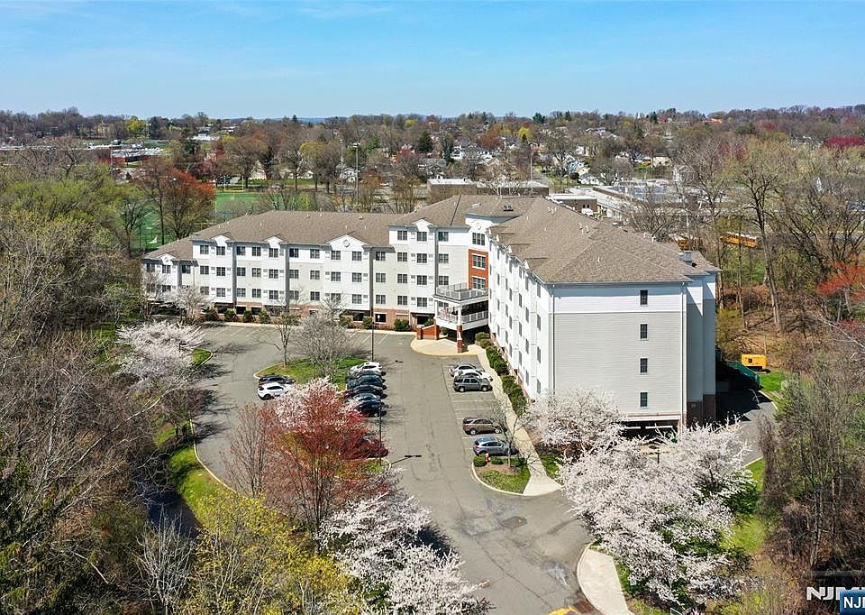 1st image of 189 Forest Ave #108