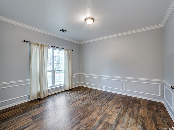5th image of 518 Willow Grove Drive