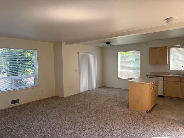 3208 Rockefeller Ave — Photo 3