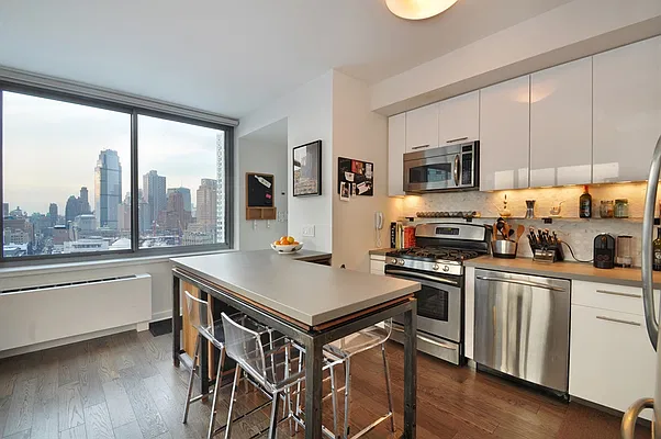 Sold by Corcoran | media 3