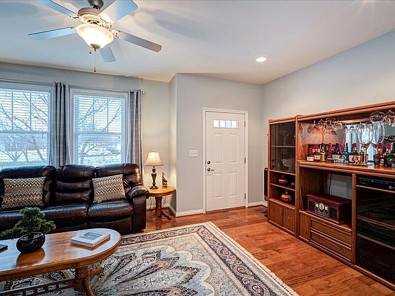 4th image of 201 Towne Square Park Unit 2103