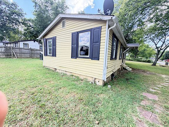 2nd image of 601 Demoss St