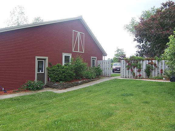 Side View 3-Bay Garage