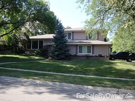 The house : This is the front of the house looking north from across Sumner Street.