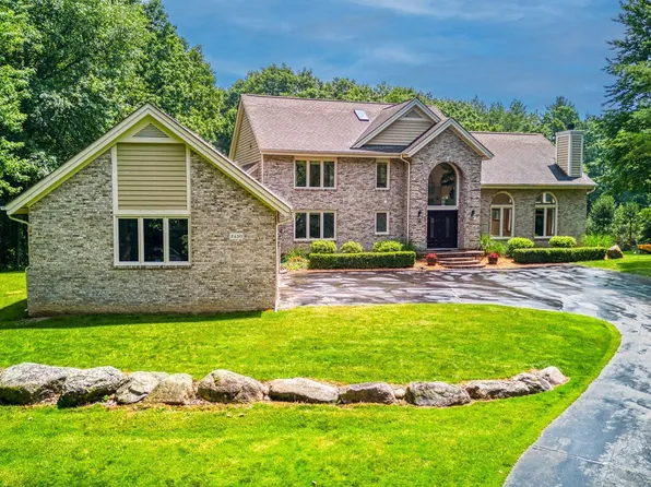 2430 Curtis Rd, Leonard, MI 48367
