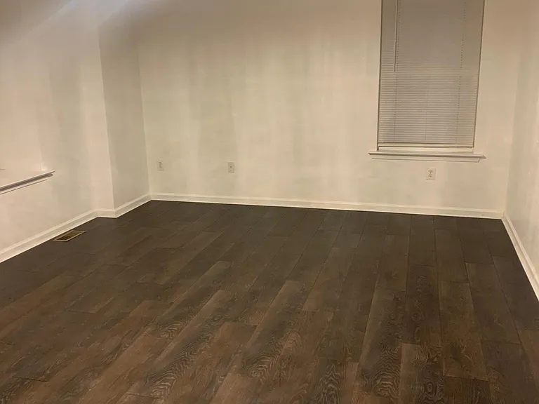 325 Girard Ave — Photo 8