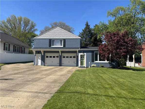 619 9th St NW, North Canton, OH 44720