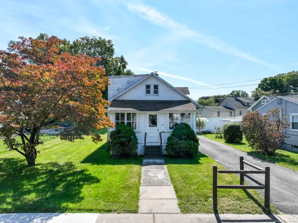 10 Tomlinson Avenue, Plainville, CT 06062