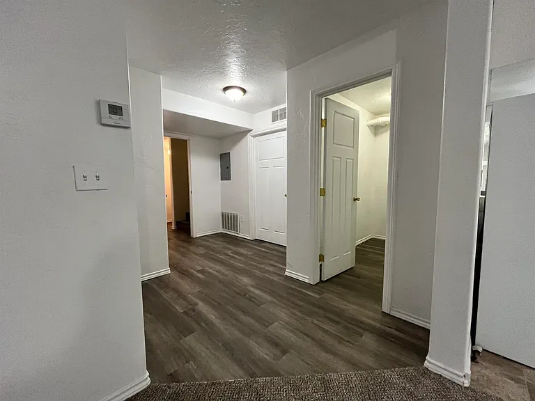 2305 E Goodman St — Photo 8