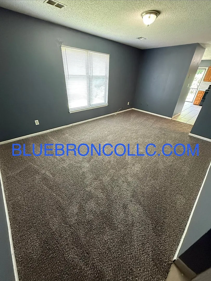 206 Sky Vue Dr. — Photo 2