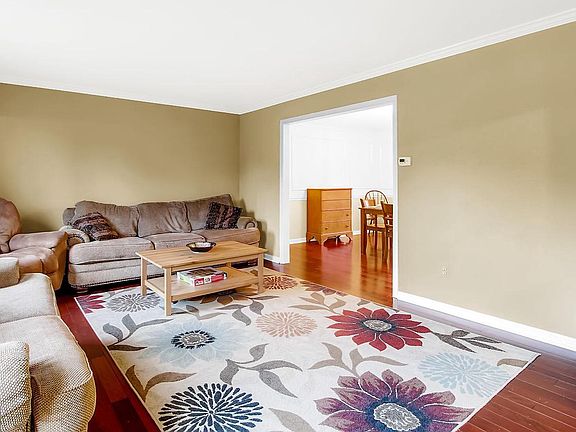 5th image of 1223 Brighton Ln