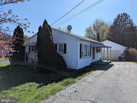 2nd image of 8 Corns Dr