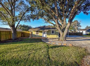 103 Orange St, Louise, TX 77455