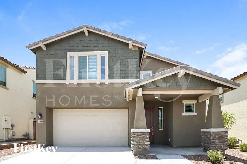 4 bed, 2.5 bath, 2490 sqft, $2,885 — Photo 1
