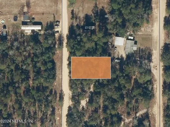 112 DAVE Street, Interlachen, FL 32148