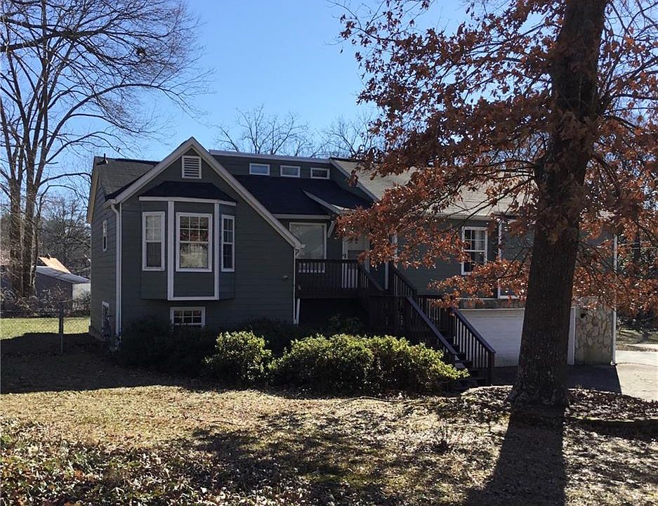1st image of 60 Debonaire Dr