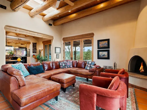 65 Paseo Encantado NE, Santa Fe, NM 87506