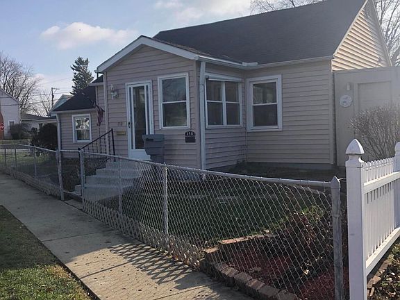 2nd image of 150 E 1st St