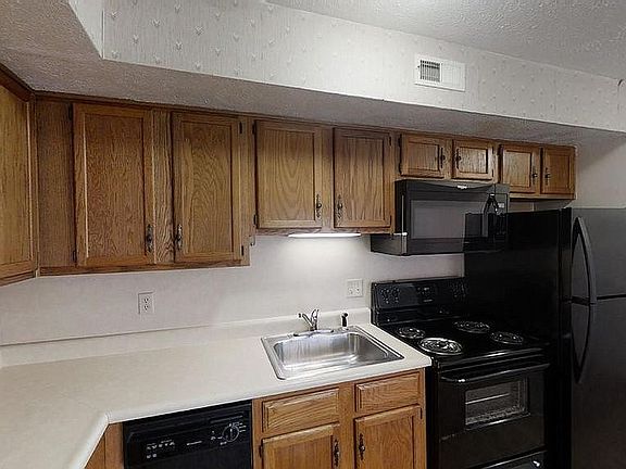 3rd image of 102 W Wood St #9250997