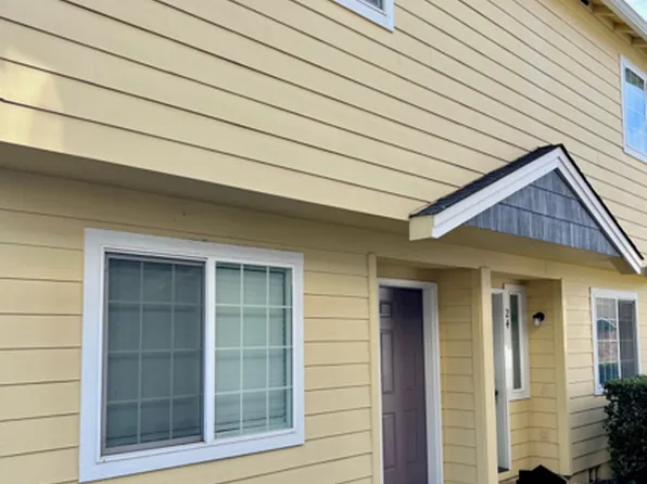 2030 Brookhurst St APT 24, Medford, OR 97504